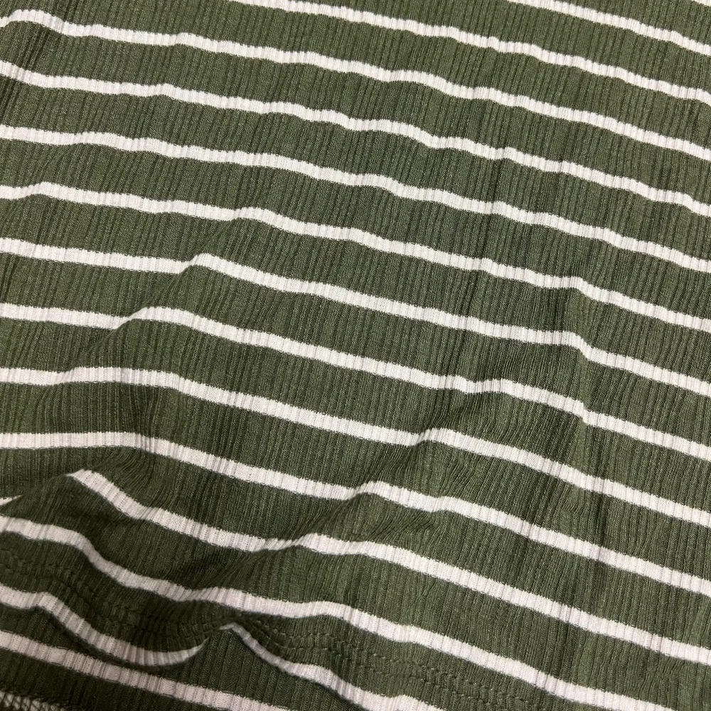 AE cropped tee - Picture 2 of 4